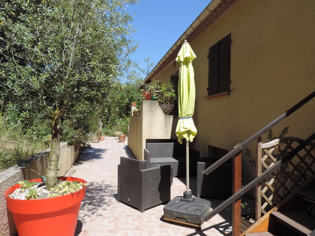 Les Deux Lions Hotel Alairac Exterior foto
